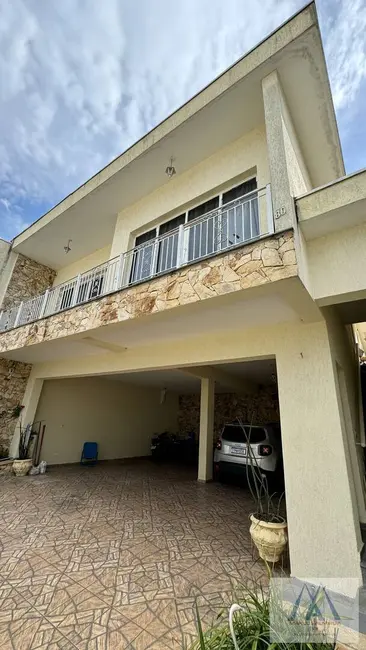 Casa com 3 quartos à venda, 181m2 em Jardim Camila, Mogi Das Cruzes - SP - imagem 1 Foto 1 de Casa com 3 quartos à venda, 181m2 em Jardim Camila, Mogi Das Cruzes - SP