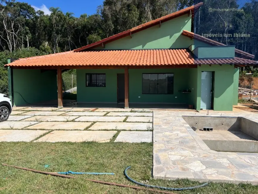 Chácara com 3 quartos à venda, 1100m2 em Ibiuna - SP - imagem 1 Foto 1 de Chácara com 3 quartos à venda, 1100m2 em Ibiuna - SP