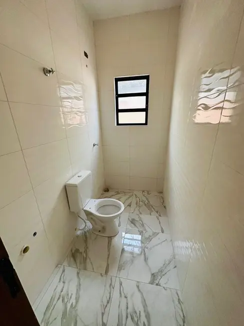 Foto 2 de Casa com 2 quartos à venda, 65m2 em Itanhaem - SP