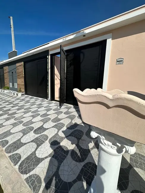Foto 1 de Casa com 2 quartos à venda, 65m2 em Itanhaem - SP