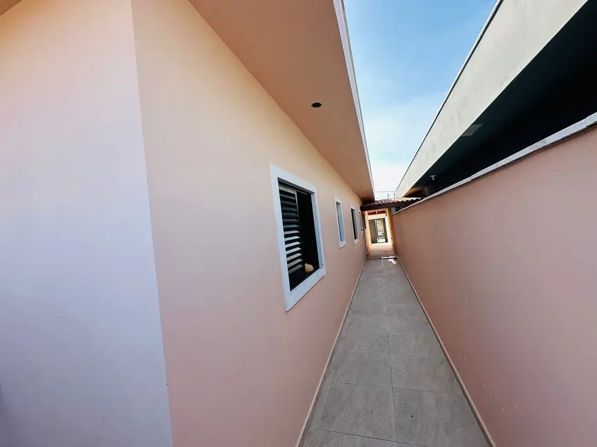 Foto 5 de Casa com 2 quartos à venda, 65m2 em Itanhaem - SP