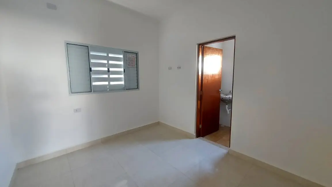 Foto 5 de Casa com 3 quartos à venda, 81m2 em Itanhaem - SP