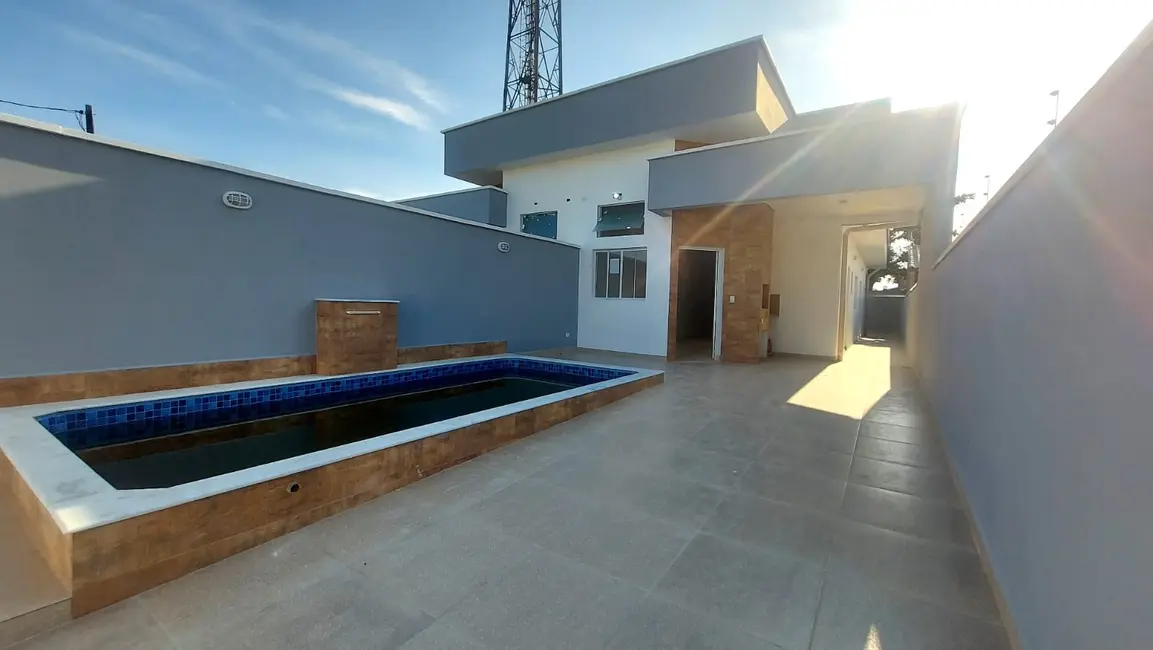 Foto 1 de Casa com 3 quartos à venda, 81m2 em Itanhaem - SP