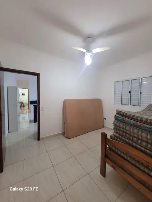 Foto 2 de Casa com 2 quartos à venda, 56m2 em Itanhaem - SP