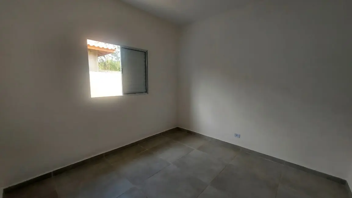 Casa com 2 quartos à venda, 55m2 em Itanhaem - SP - imagem 6 Foto 6 de Casa com 2 quartos à venda, 55m2 em Itanhaem - SP