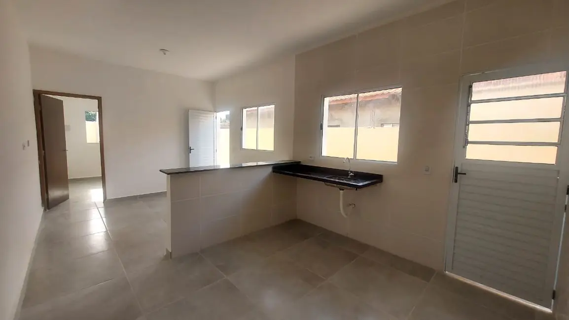 Casa com 2 quartos à venda, 55m2 em Itanhaem - SP - imagem 7 Foto 7 de Casa com 2 quartos à venda, 55m2 em Itanhaem - SP