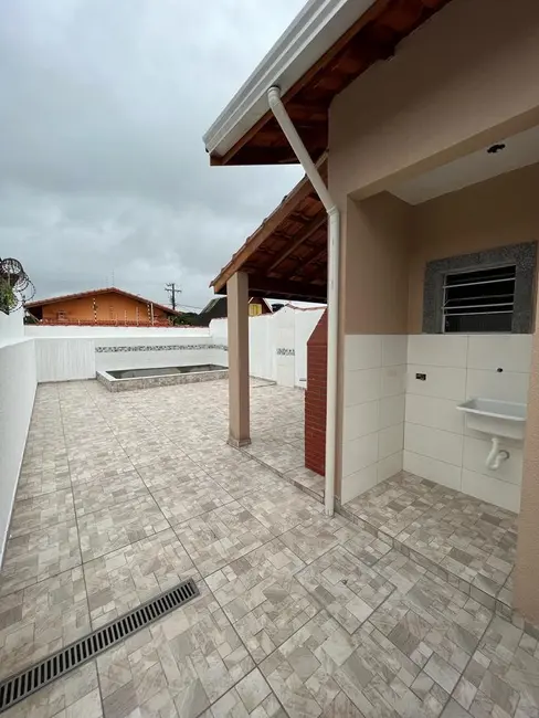 Foto 4 de Casa com 2 quartos à venda, 65m2 em Itanhaem - SP