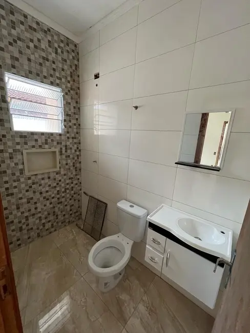 Foto 9 de Casa com 2 quartos à venda, 65m2 em Itanhaem - SP