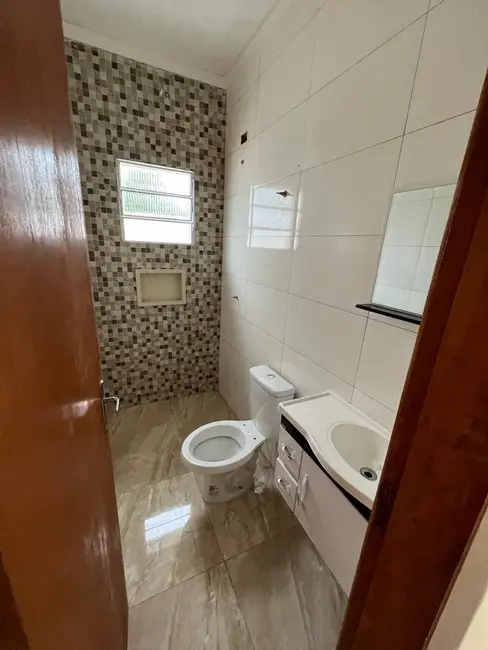 Foto 8 de Casa com 2 quartos à venda, 65m2 em Itanhaem - SP