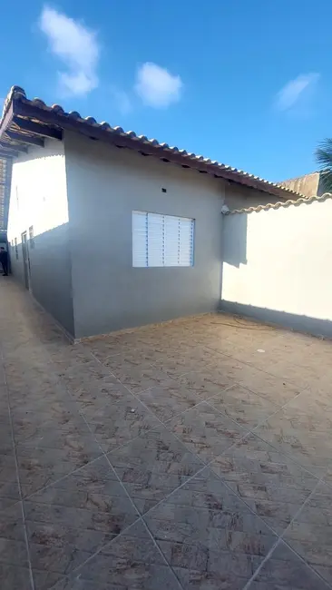 Foto 1 de Casa com 2 quartos à venda, 58m2 em Itanhaem - SP