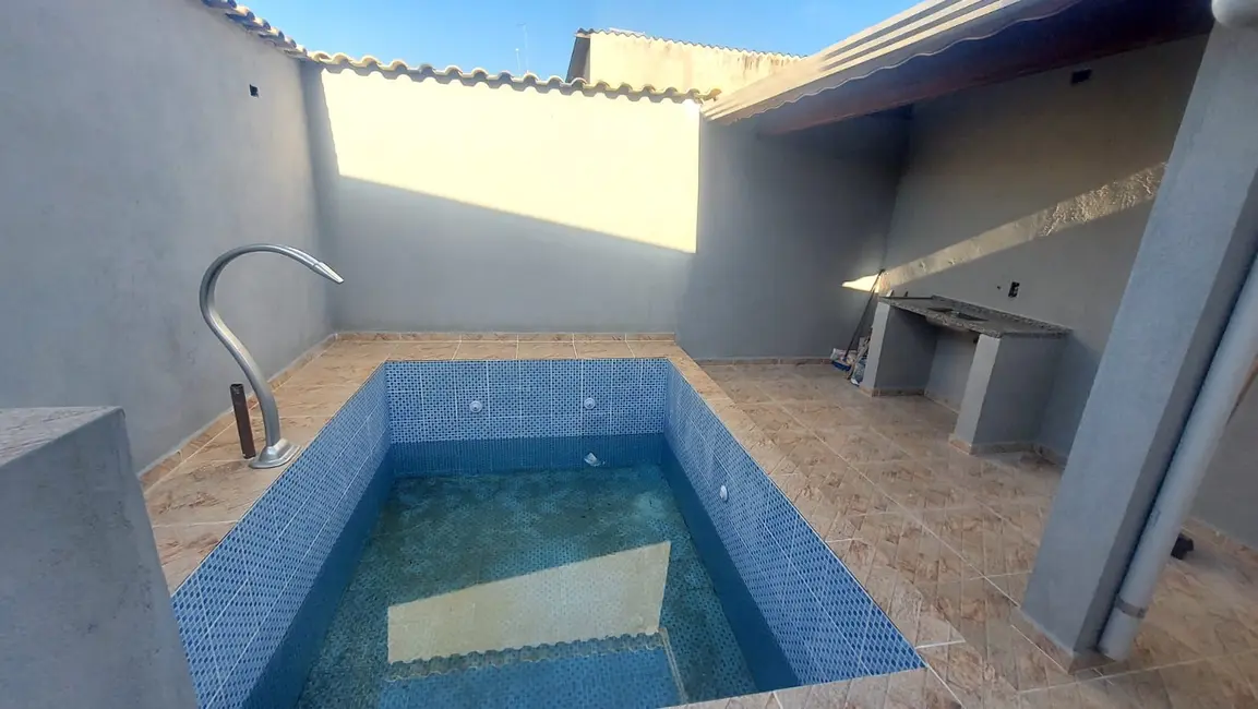 Foto 2 de Casa com 2 quartos à venda, 58m2 em Itanhaem - SP