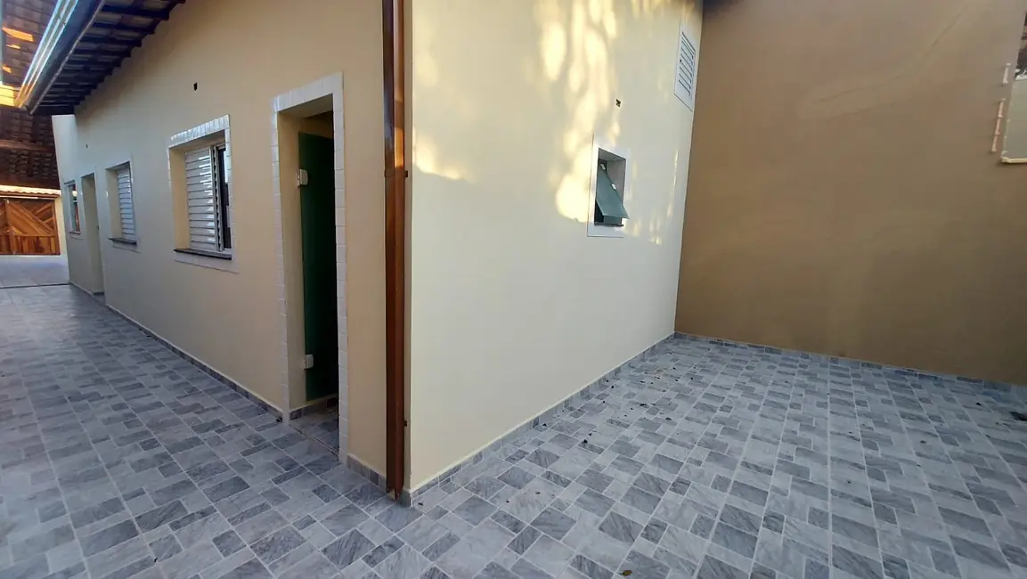 Foto 6 de Casa com 2 quartos à venda, 82m2 em Itanhaem - SP