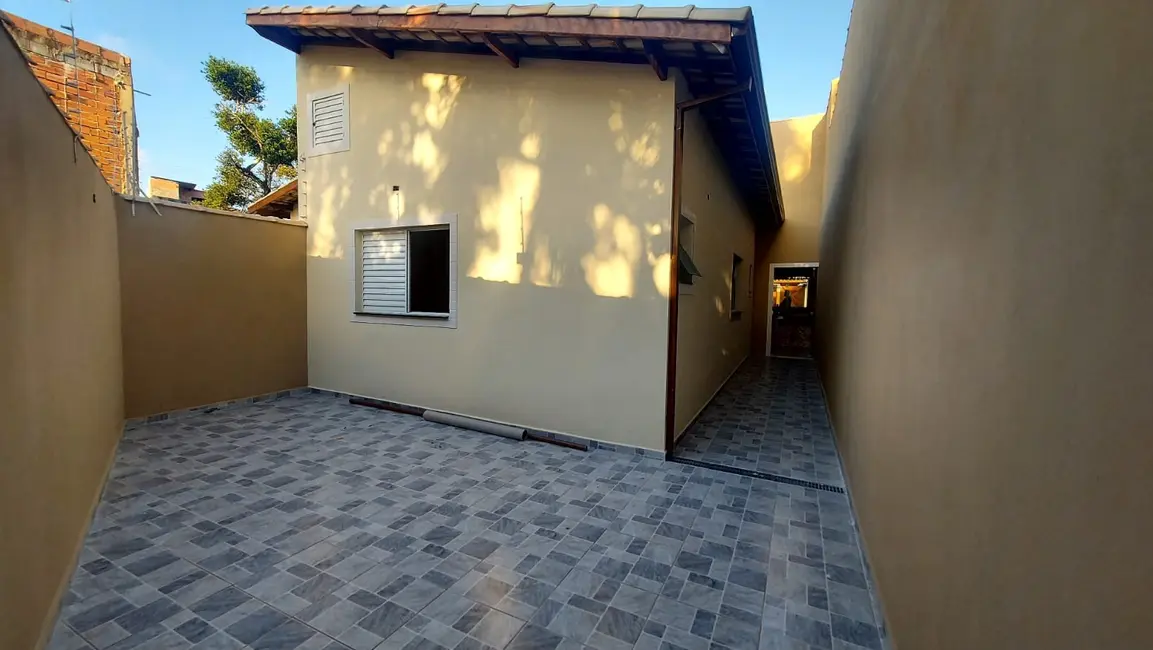 Foto 3 de Casa com 2 quartos à venda, 82m2 em Itanhaem - SP