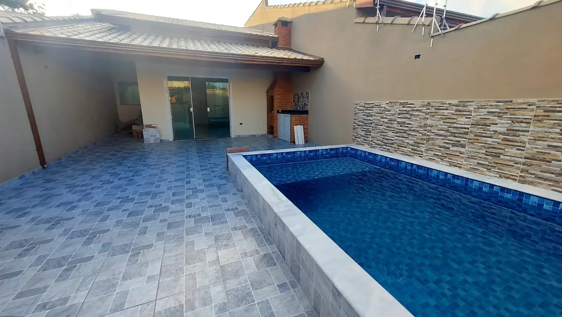 Foto 1 de Casa com 2 quartos à venda, 82m2 em Itanhaem - SP