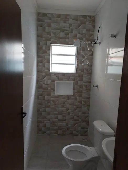 Foto 2 de Casa com 2 quartos à venda, 61m2 em Itanhaem - SP