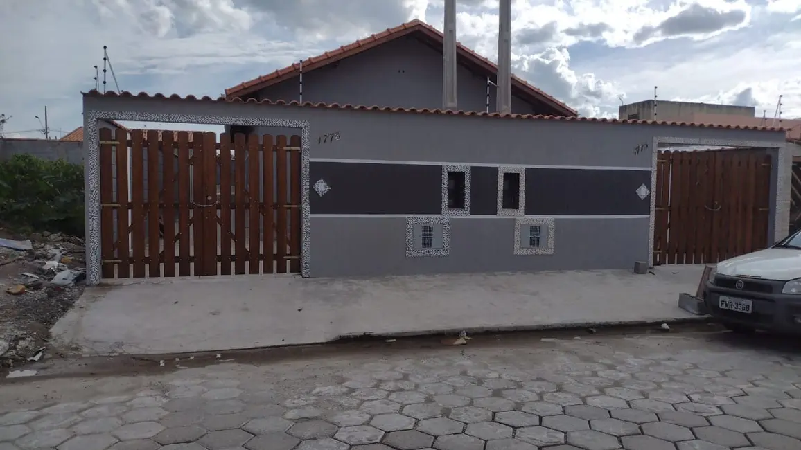 Foto 1 de Casa com 2 quartos à venda, 62m2 em Itanhaem - SP