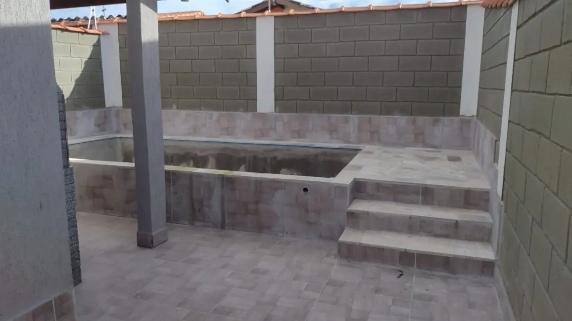 Foto 8 de Casa com 2 quartos à venda, 62m2 em Itanhaem - SP