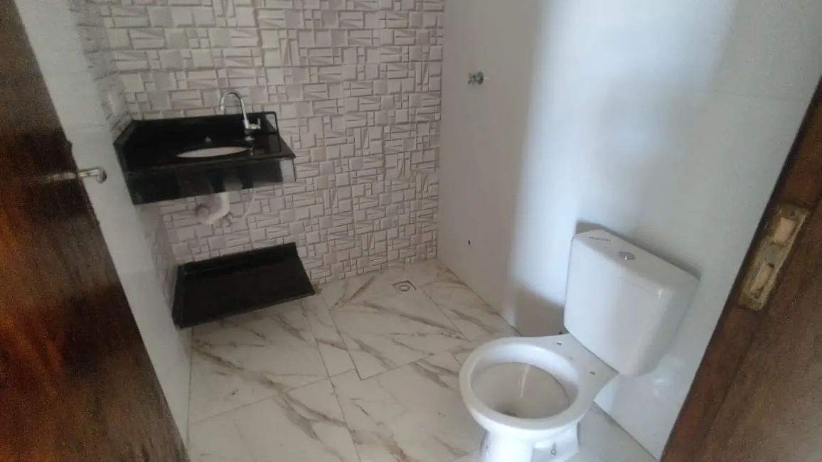 Foto 2 de Casa com 2 quartos à venda, 91m2 em Itanhaem - SP