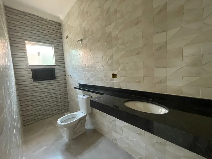 Foto 8 de Casa com 2 quartos à venda, 67m2 em Itanhaem - SP