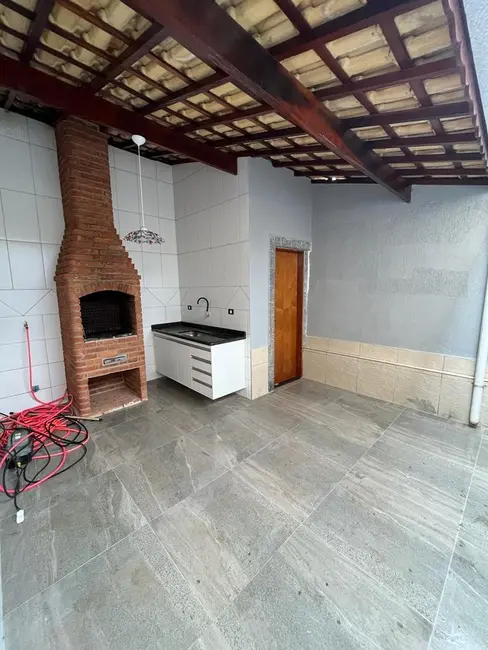 Foto 4 de Casa com 3 quartos à venda, 124m2 em Maracanã, Praia Grande - SP