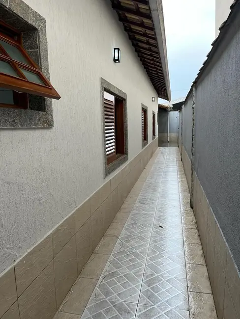 Foto 3 de Casa com 3 quartos à venda, 124m2 em Maracanã, Praia Grande - SP