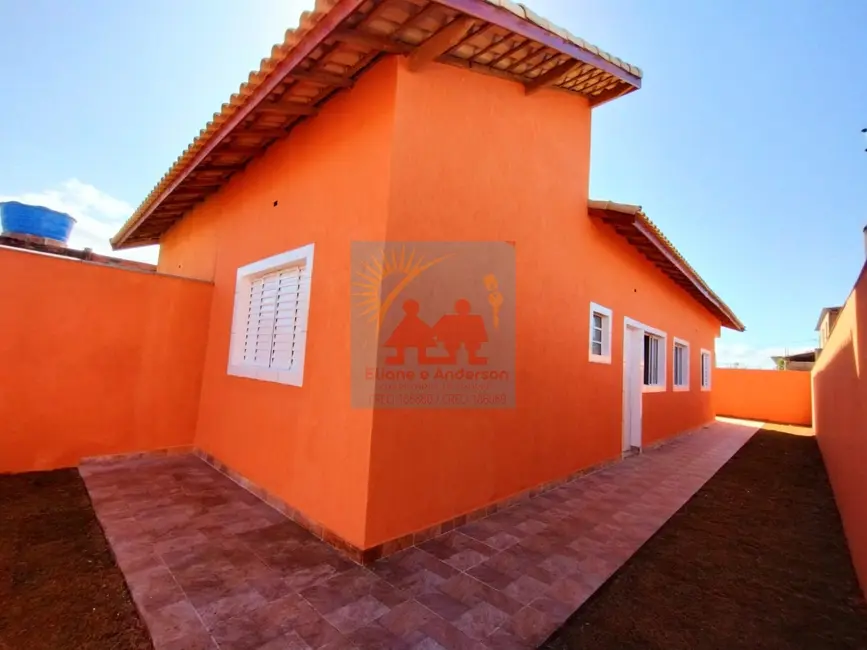 Casa com 2 quartos à venda, 54m2 em Itanhaem - SP - imagem 4 Foto 4 de Casa com 2 quartos à venda, 54m2 em Itanhaem - SP