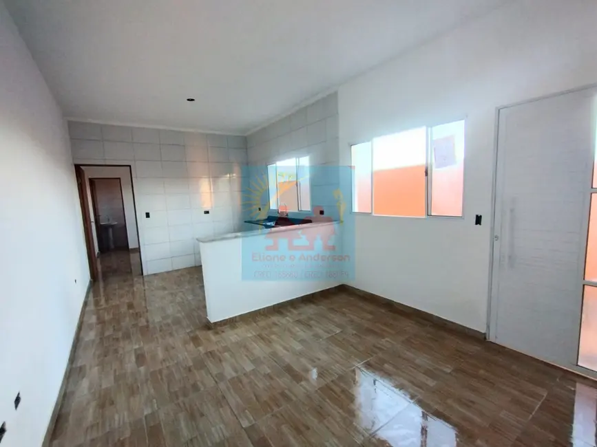 Casa com 2 quartos à venda, 54m2 em Itanhaem - SP - imagem 6 Foto 6 de Casa com 2 quartos à venda, 54m2 em Itanhaem - SP