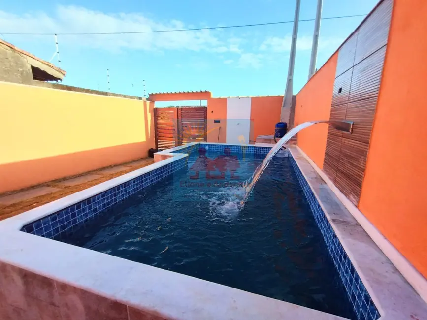 Casa com 2 quartos à venda, 54m2 em Itanhaem - SP - imagem 3 Foto 3 de Casa com 2 quartos à venda, 54m2 em Itanhaem - SP