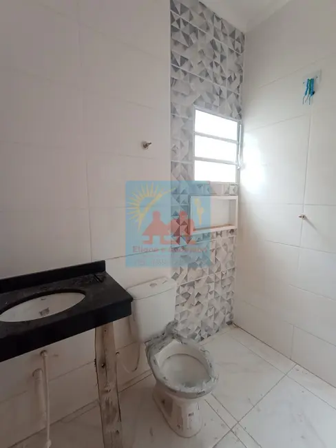 Foto 8 de Casa com 2 quartos à venda, 85m2 em Mongagua - SP