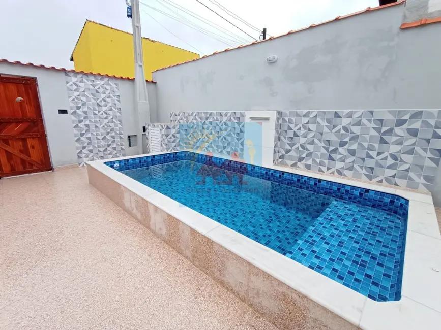 Foto 2 de Casa com 2 quartos à venda, 85m2 em Mongagua - SP