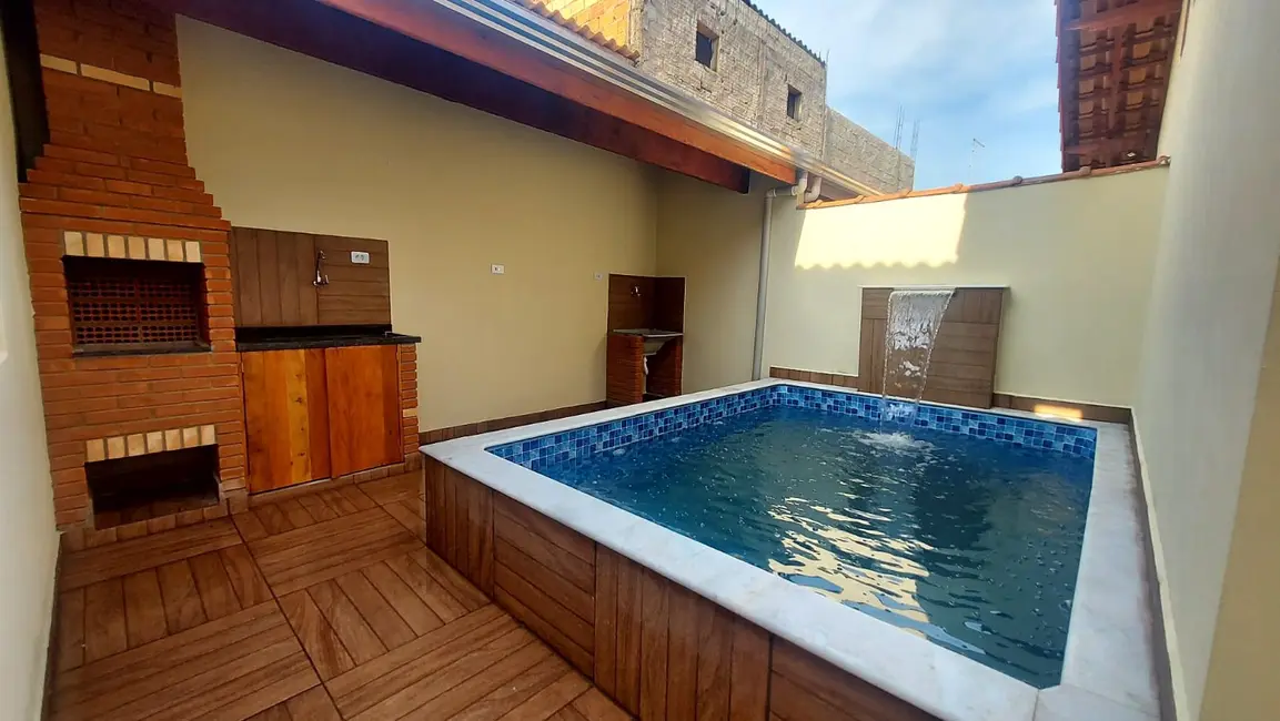 Foto 1 de Casa com 2 quartos à venda, 60m2 em Itanhaem - SP