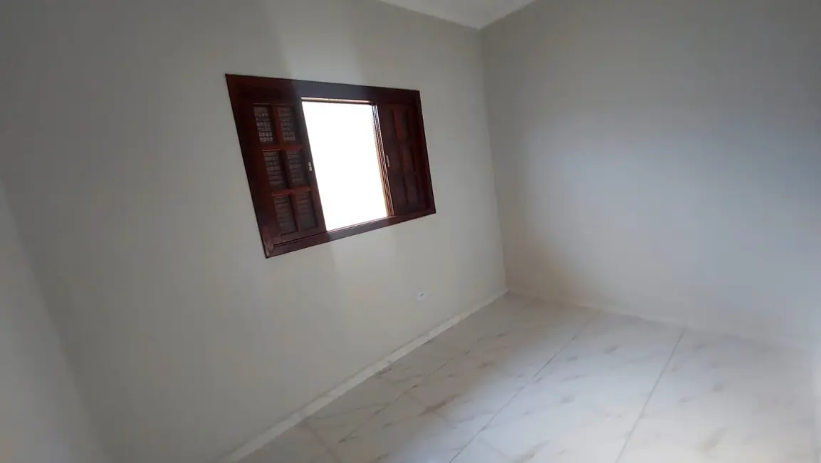Foto 2 de Casa com 2 quartos à venda, 60m2 em Itanhaem - SP