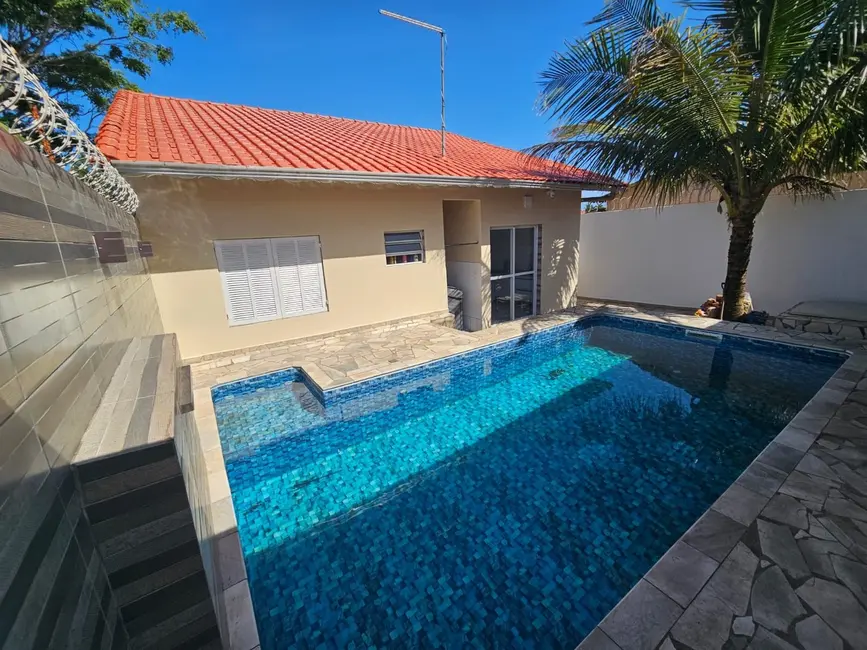 Foto 2 de Casa com 3 quartos à venda, 130m2 em Itanhaem - SP