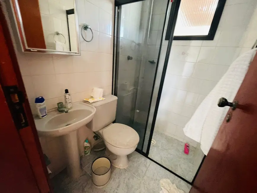 Apartamento com 3 quartos à venda, 120m2 em Guilhermina, Praia Grande - SP - imagem 9 Foto 9 de Apartamento com 3 quartos à venda, 120m2 em Guilhermina, Praia Grande - SP