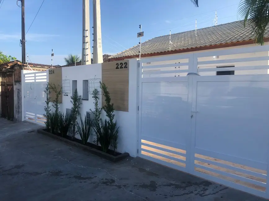 Foto 1 de Casa com 2 quartos à venda, 66m2 em Itanhaem - SP