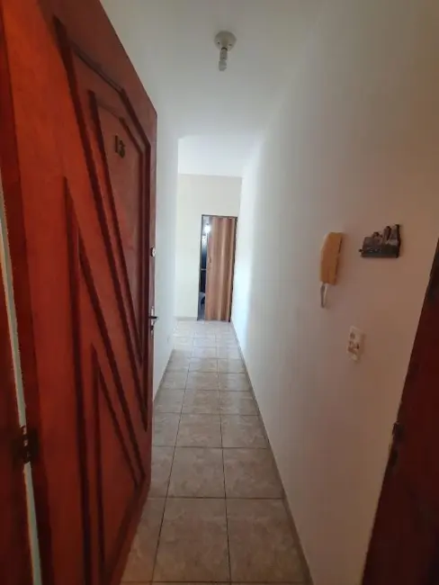 Foto 2 de Kitnet à venda, 30m2 em Caiçara, Praia Grande - SP