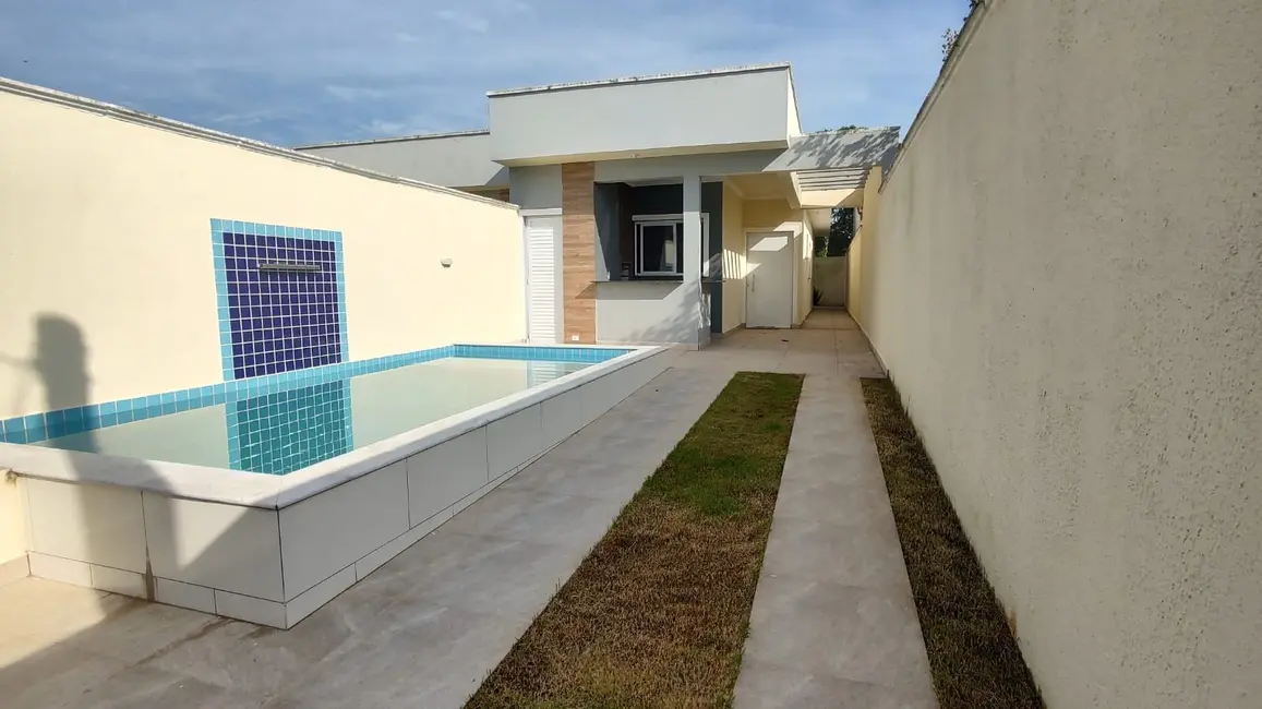 Foto 1 de Casa com 3 quartos à venda, 79m2 em Itanhaem - SP