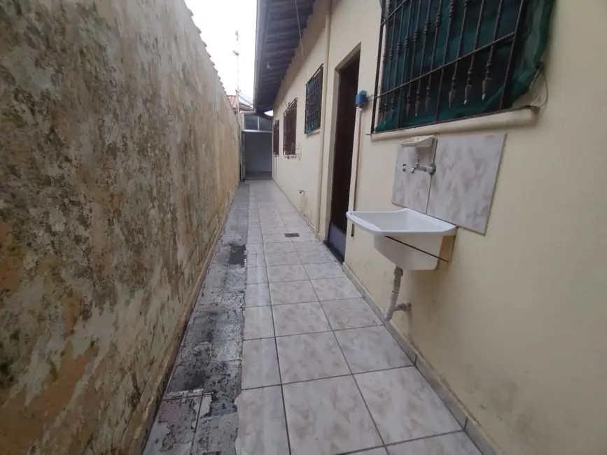 Casa com 2 quartos à venda, 66m2 em Maracanã, Praia Grande - SP - imagem 4 Foto 4 de Casa com 2 quartos à venda, 66m2 em Maracanã, Praia Grande - SP