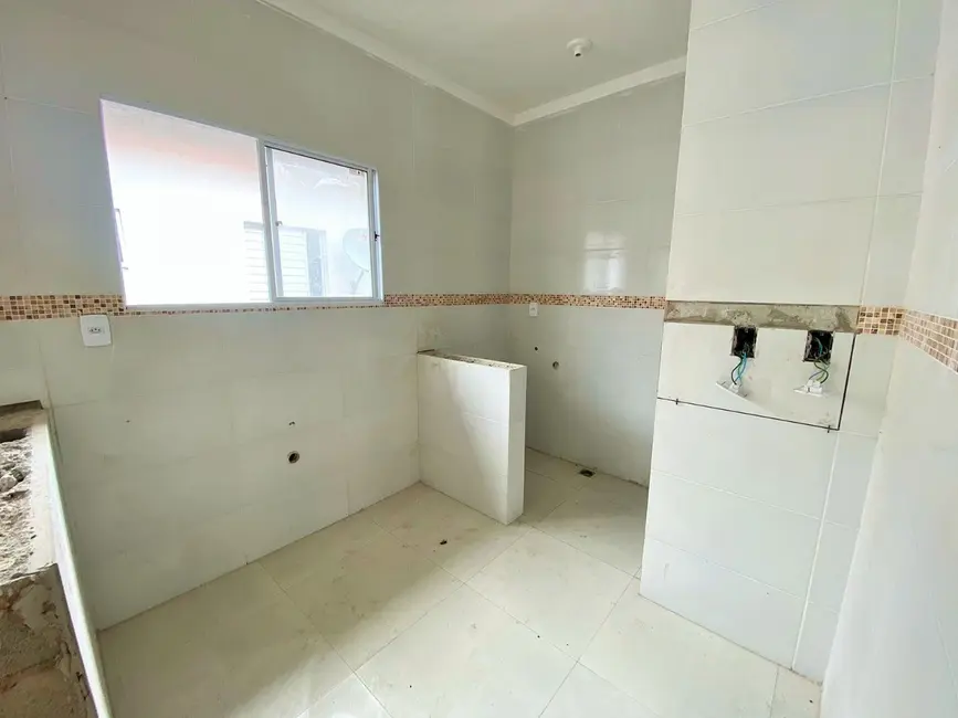 Foto 2 de Casa com 2 quartos à venda, 48m2 em Melvi, Praia Grande - SP