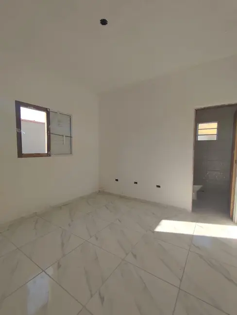 Foto 6 de Casa com 2 quartos à venda, 62m2 em Itanhaem - SP
