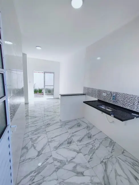 Foto 8 de Casa com 2 quartos à venda, 70m2 em Itanhaem - SP