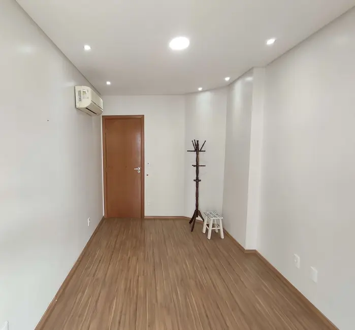 Foto 3 de Apartamento com 4 quartos à venda, 157m2 em Guilhermina, Praia Grande - SP
