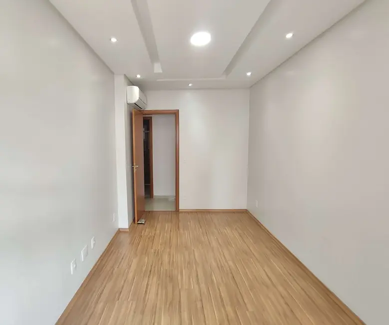 Foto 6 de Apartamento com 4 quartos à venda, 157m2 em Guilhermina, Praia Grande - SP