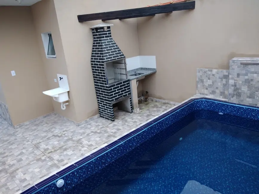 Foto 2 de Casa com 2 quartos à venda, 53m2 em Itanhaem - SP