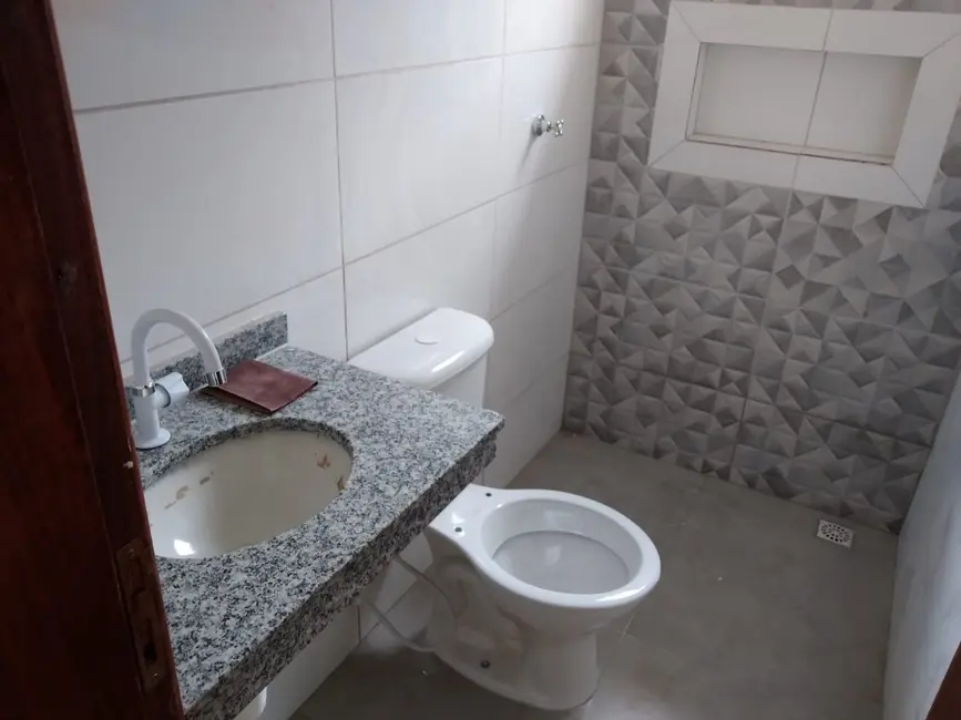 Foto 7 de Casa com 2 quartos à venda, 53m2 em Itanhaem - SP