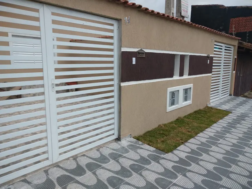 Foto 1 de Casa com 2 quartos à venda, 53m2 em Itanhaem - SP