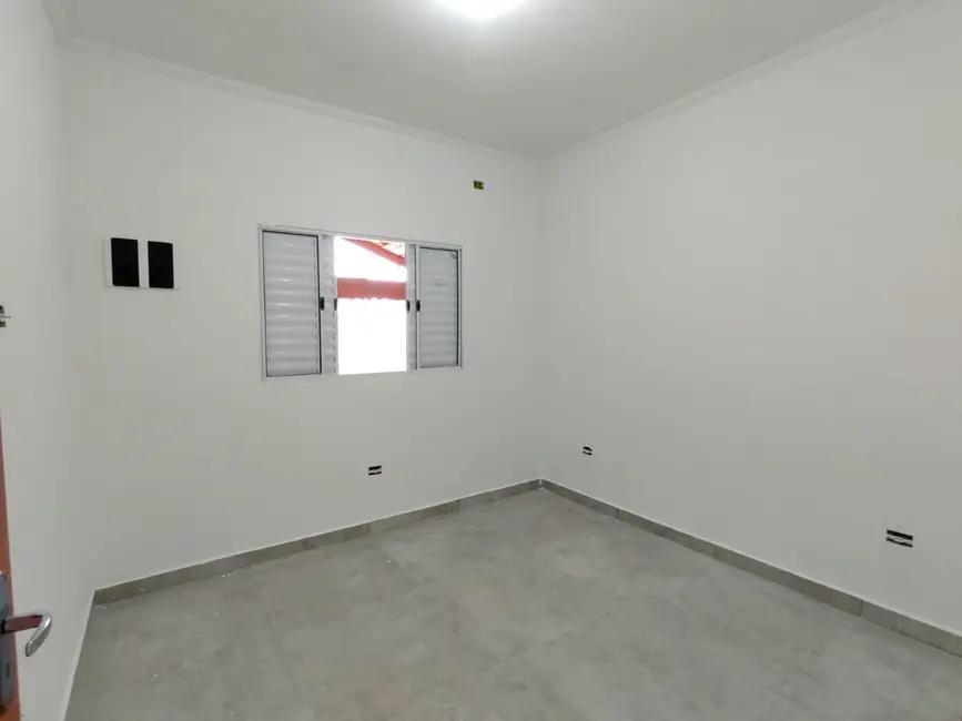 Foto 6 de Casa com 2 quartos à venda, 85m2 em Mongagua - SP