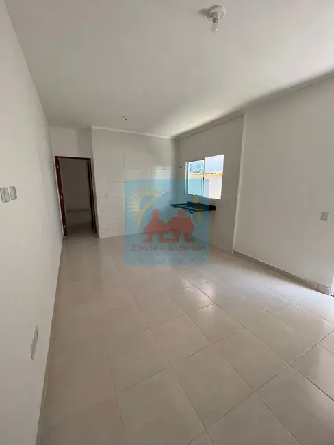 Foto 2 de Casa com 2 quartos à venda, 60m2 em Itanhaem - SP