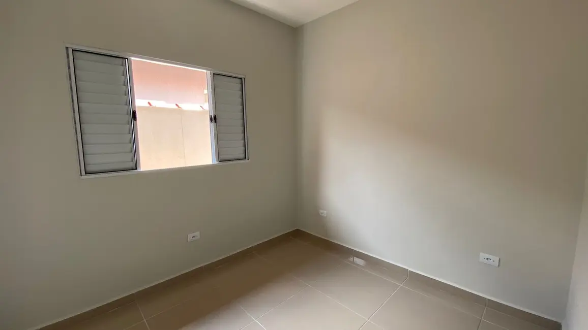 Foto 2 de Casa com 2 quartos à venda, 77m2 em Itanhaem - SP