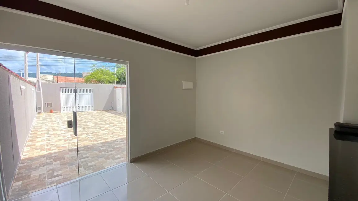 Foto 8 de Casa com 2 quartos à venda, 77m2 em Itanhaem - SP